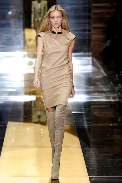 Look 22